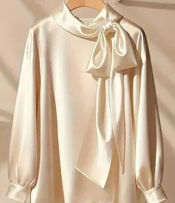 بلوزات نسائية من بلومينغديلز فاخرة