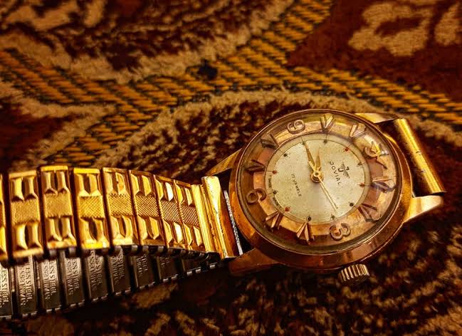 وظيفة الاحجار الكريمة Jewels داخل الساعات