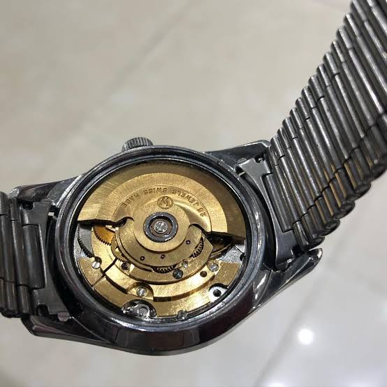 وظيفة الاحجار الكريمة Jewels داخل الساعات